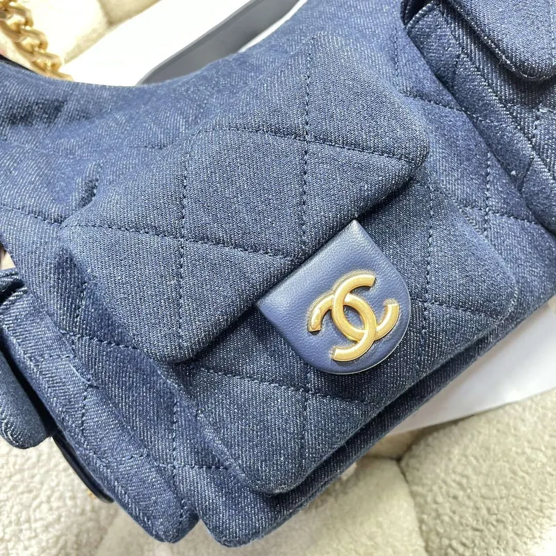 Chanel AS5302 Hobo Lesklý Denim & Zlatý tón kovu Tmavě modrá