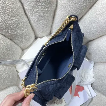 Chanel AS5302 Hobo Lesklý Denim & Zlatý tón kovu Tmavě modrá