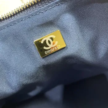 Chanel AS5302 Hobo Lesklý Denim & Zlatý tón kovu Tmavě modrá