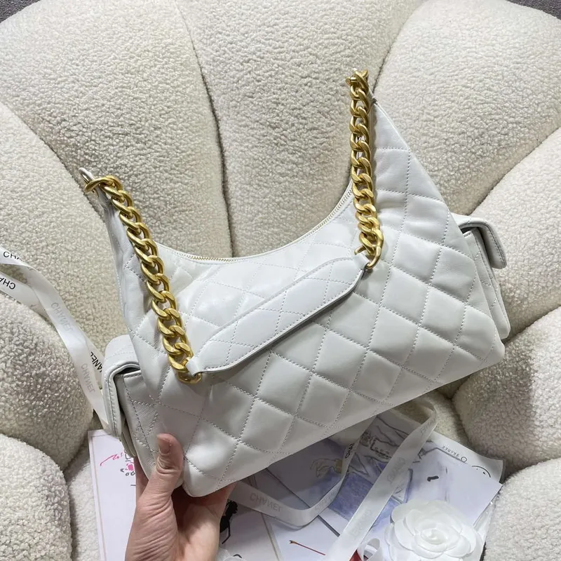 Chanel AS5302 Hobo Lesklá jehněčí kůže & zlatý tón kovu bílá