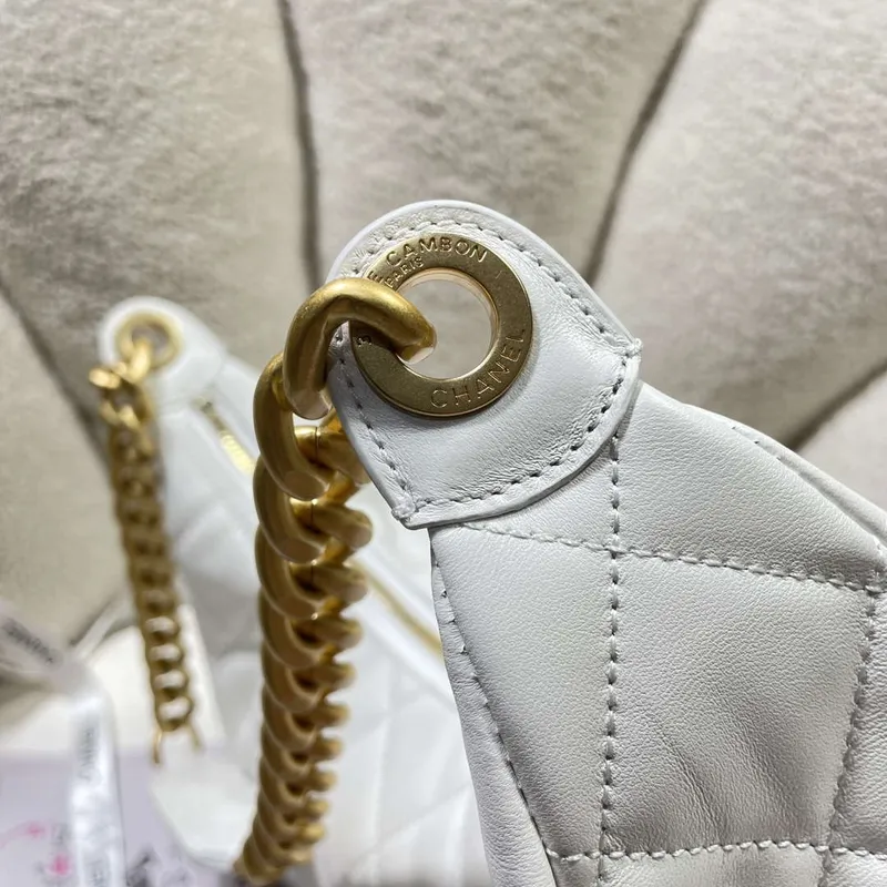 Chanel AS5302 Hobo Lesklá jehněčí kůže & zlatý tón kovu bílá