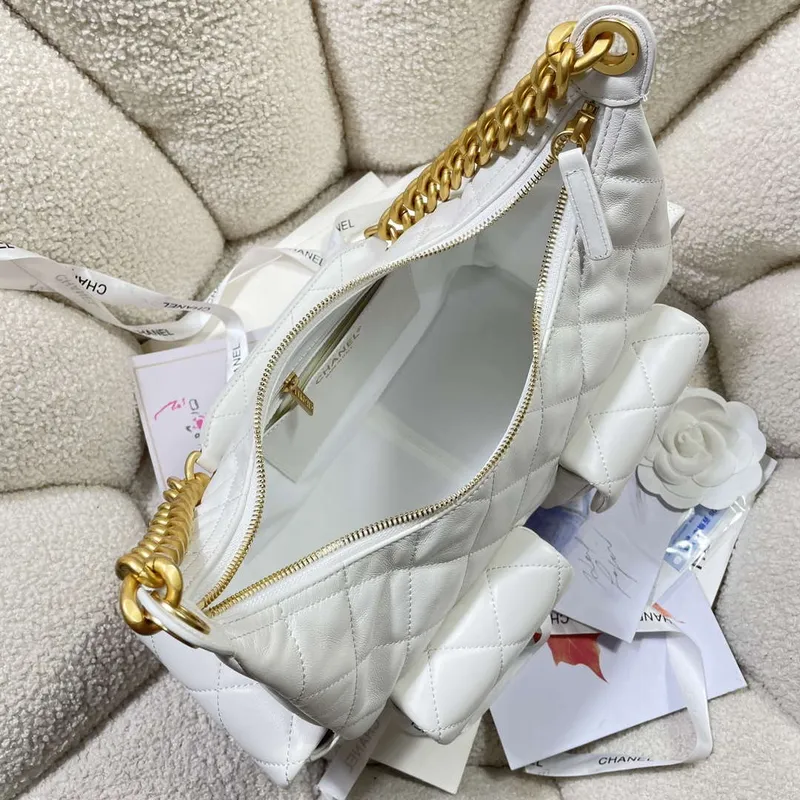 Chanel AS5302 Hobo Lesklá jehněčí kůže & zlatý tón kovu bílá