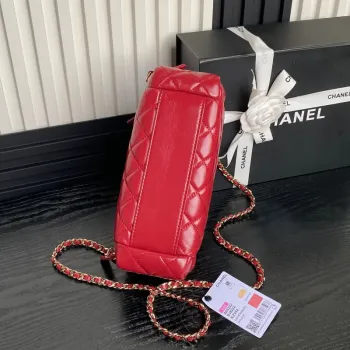 Chanel AS5222 Toaletní taška Lesklá zmačkaná jehněčí kůže & zlatý tón kovu Červená