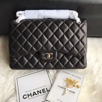 Chanel CF A01113 Jumbo Classic Flap Bag v černé barvě z jehněčí kůže, stříbrná