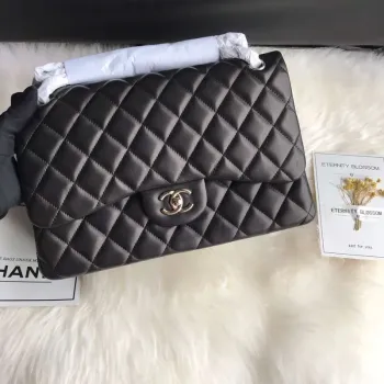 Chanel CF A01113 Jumbo Classic Flap Bag v černé barvě z jehněčí kůže, stříbrná