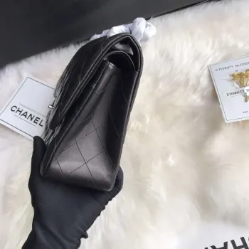 Chanel CF A01113 Jumbo Classic Flap Bag v černé barvě z jehněčí kůže, stříbrná