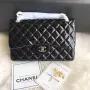 Chanel CF A01113 Jumbo Classic Flap Bag v černé lakované kůži se stříbrnými detaily