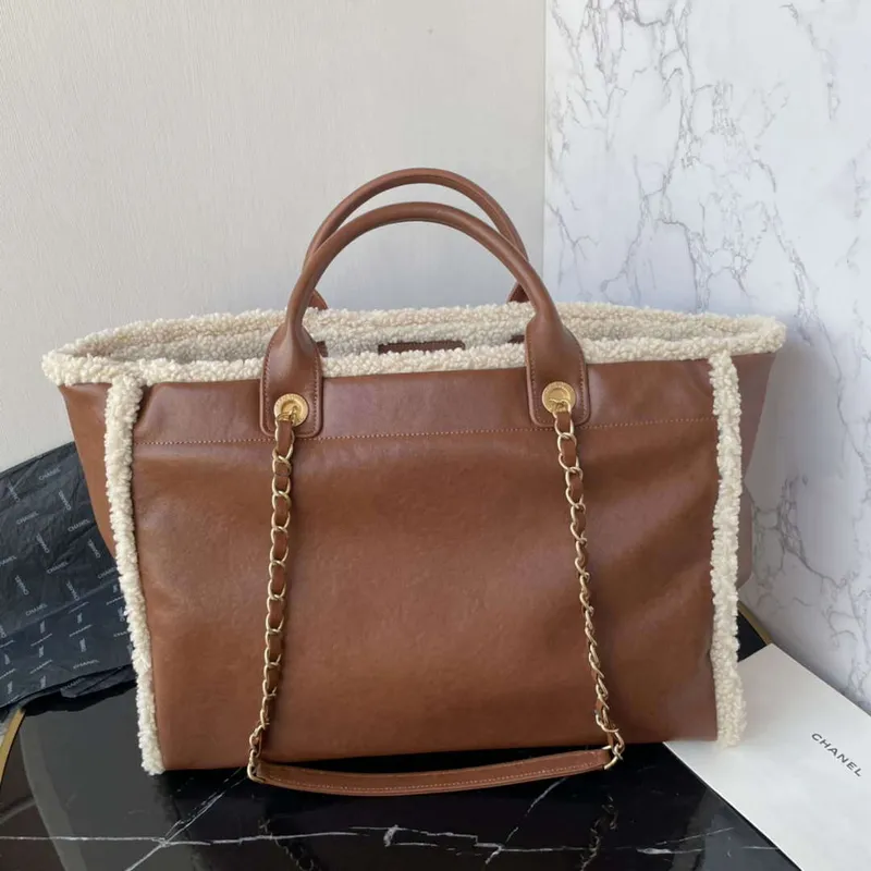 Chanel A66941 Velká taška TOTE z jehněčí kůže a zlatého kovu, hnědá a béžová