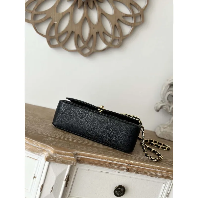 Chanel AS2221 Kabelka s klopou a řetězem z telecí kůže & zlatého tónu kovu černá