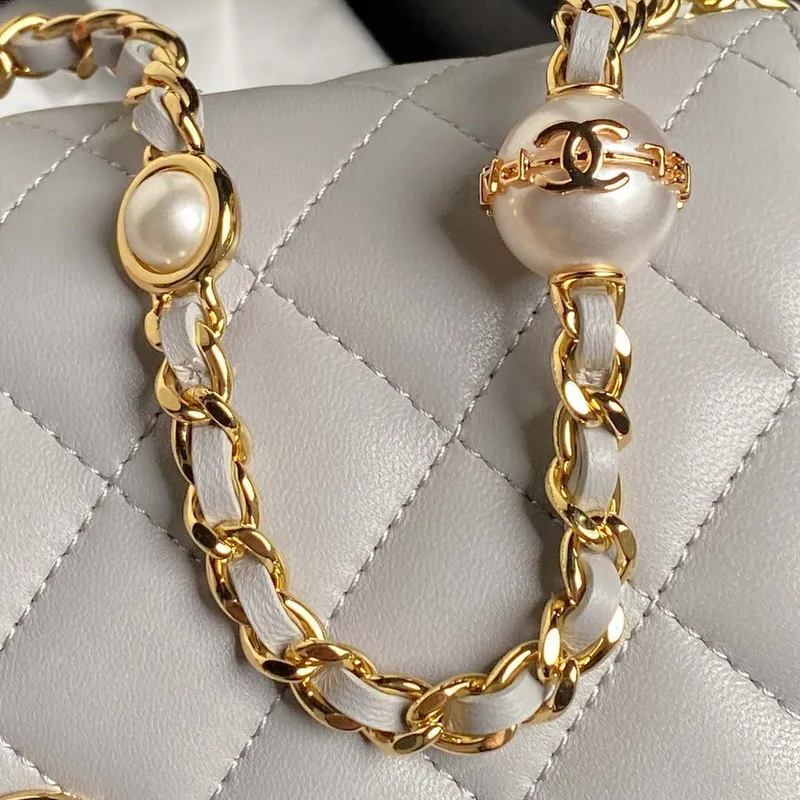 Chanel AP4282 19 Peněženka na řetízku Lesklá jehněčí kůže  Imitace perel a zlatý kov Šedá