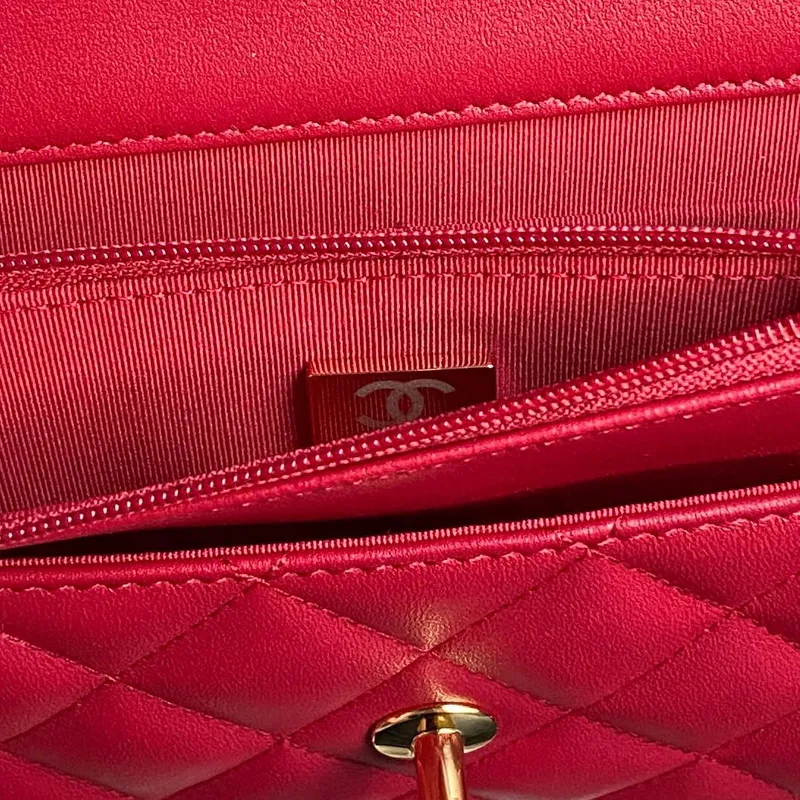 Chanel AP4282 19 Peněženka na řetízku z lesklé jehněčí kůže  Imitace perel a zlatý kov Červená