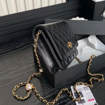 Chanel AP4282 19 Peněženka na řetízku Lesklá jehněčí kůže  Imitace perel a zlatý kov Černá