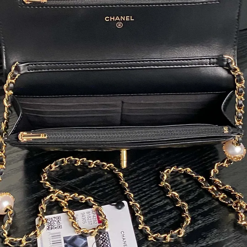 Chanel AP4282 19 Peněženka na řetízku Lesklá jehněčí kůže  Imitace perel a zlatý kov Černá