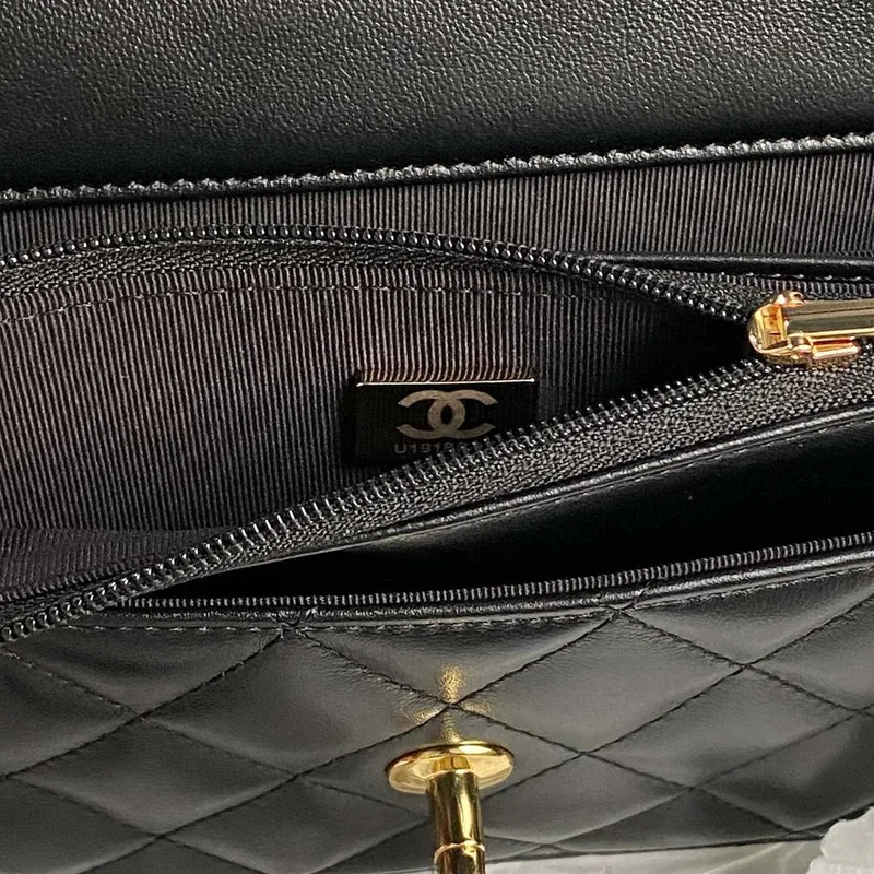 Chanel AP4282 19 Peněženka na řetízku Lesklá jehněčí kůže  Imitace perel a zlatý kov Černá