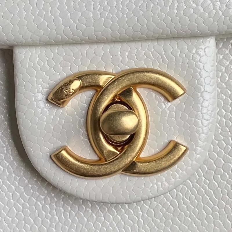 Chanel AS5218 Mini taška s klopou z lesklé telecí kůže a zlatého kovu, bílá