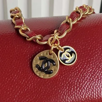 Chanel AS5218 Mini taška s klopou z lesklé telecí kůže a zlatého kovu, červená