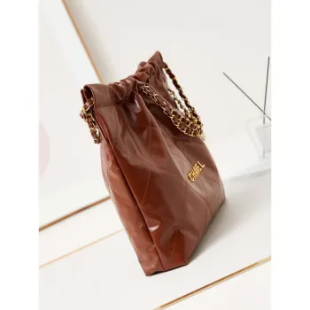 Chanel 22 AS3261 Kabelka z lesklé telecí kůže, hnědá se zlatými detaily