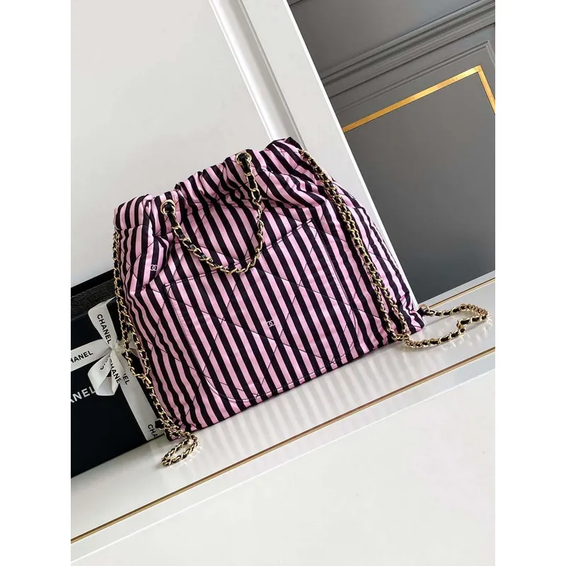 Chanel AS4692 Velký batoh s potiskem a zlatými kovovými detaily, černý a růžový