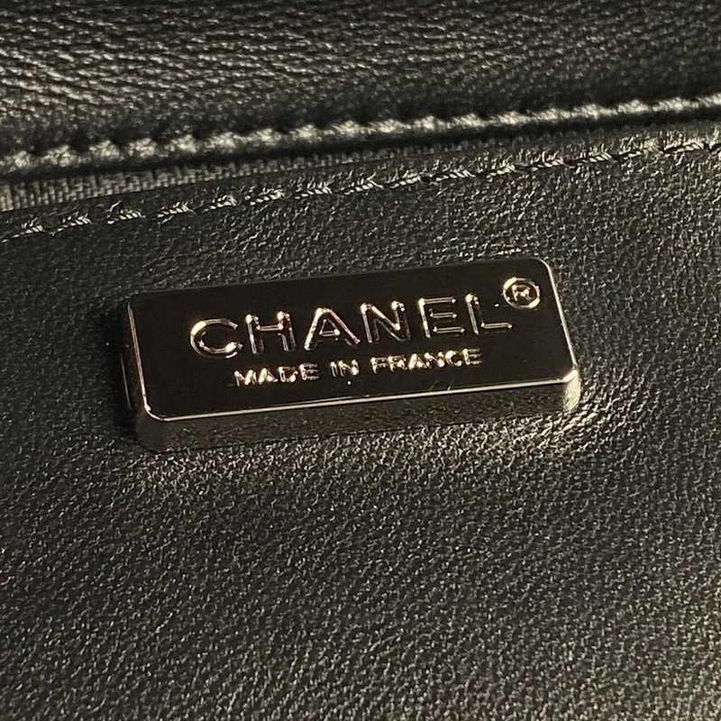 Chanel AS4561 Večerní kabelka s flitry a stříbrnými kovovými detaily, černá a bílá