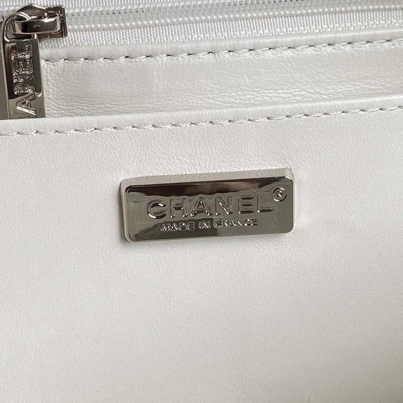 Chanel AS4561 Večerní kabelka s flitry a stříbrnými kovovými detaily, bílá a černá