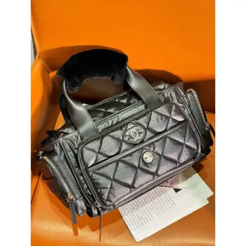 Chanel AS4364 Velká taška na bowling z nylonu a stříbrného kovu, černá