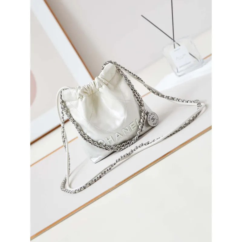 Chanel 22 Mini kabelka z lakované telecí kůže s gradientem a lakovaným kovem AS3980 Bílá a růžová stříbrná
