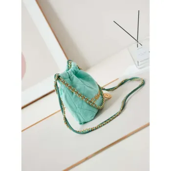 CHANEL 22 Mini kabelka z prané plátna a zlatého kovu AS3980 Zelená