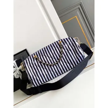 Chanel AS4696 Velká taška typu bowling z potištěné látky a zlatého kovu, bílá a černá