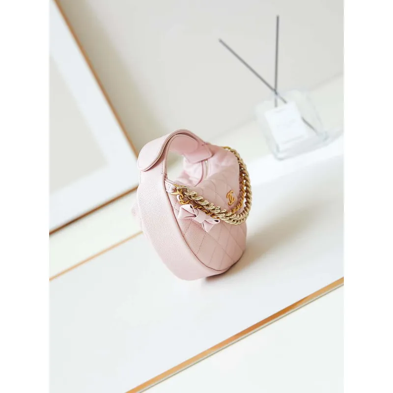 Chanel AP3943 Pouzdro z lesklé telecí kůže s povrchovou úpravou a zlatým kovovým detailem, růžové