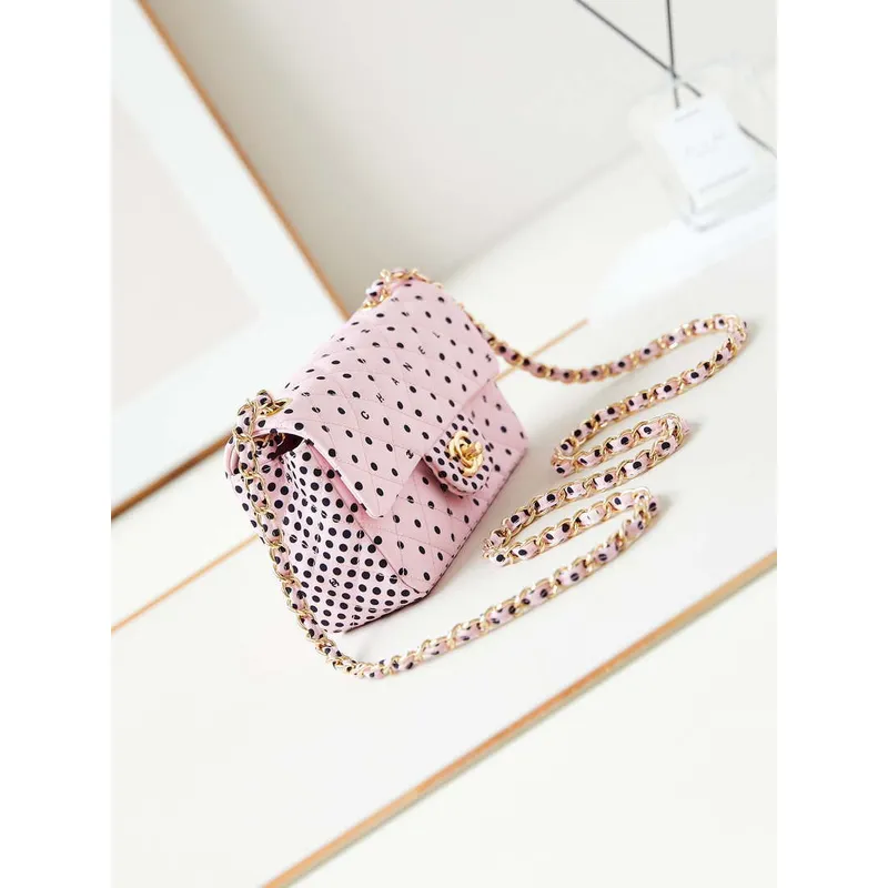 Chanel A69900 24P Mini klopová růžová látka s potiskem bílých kapek deště AS1116