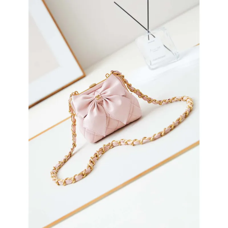 Chanel AP4028 Psaníčko s řetízkem Jehněčí kůže Lakovaná zmačkaná jehněčí kůže a zlatý kov Růžová