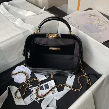 Chanel AS4958 Mini taška s klopou a horním uchem Lesklá jehněčí kůže a zlatý kov Černá