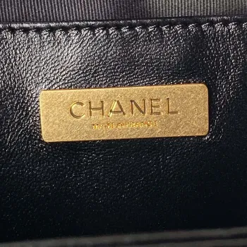 Chanel AS4958 Mini taška s klopou a horním uchem Lesklá jehněčí kůže a zlatý kov Černá