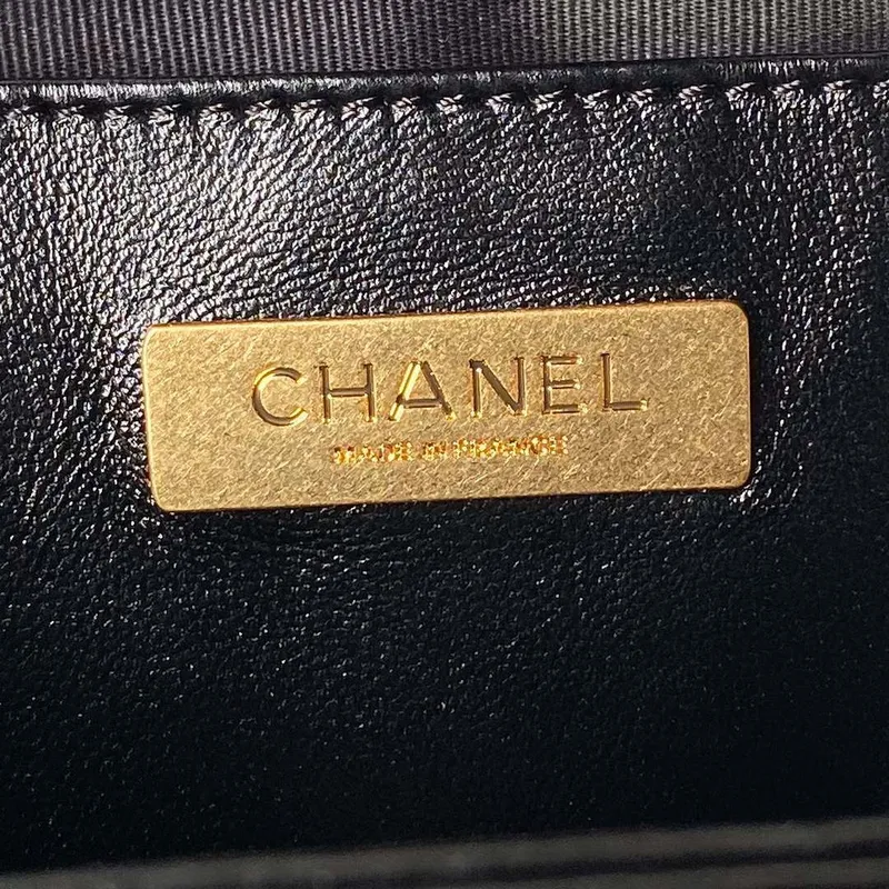 Chanel AS4958 Mini taška s klopou a horním uchem Lesklá jehněčí kůže a zlatý kov Černá