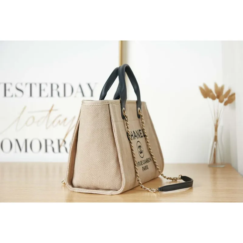 Chanel AS3257 Malá nákupní taška Směs vláken Telecí kůže a zlatý kov Béžová