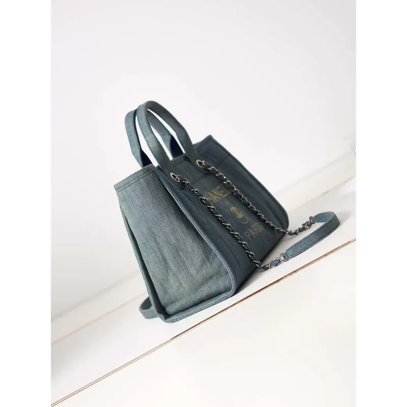 Chanel AS3257 Malá nákupní taška Směs vláken Telecí kůže a zlatý kov Námořnická modrá