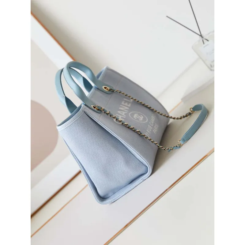 Chanel AS3257 Malá nákupní taška Smíšené vlákna Telecí kůže a zlatý kov Světle modrá