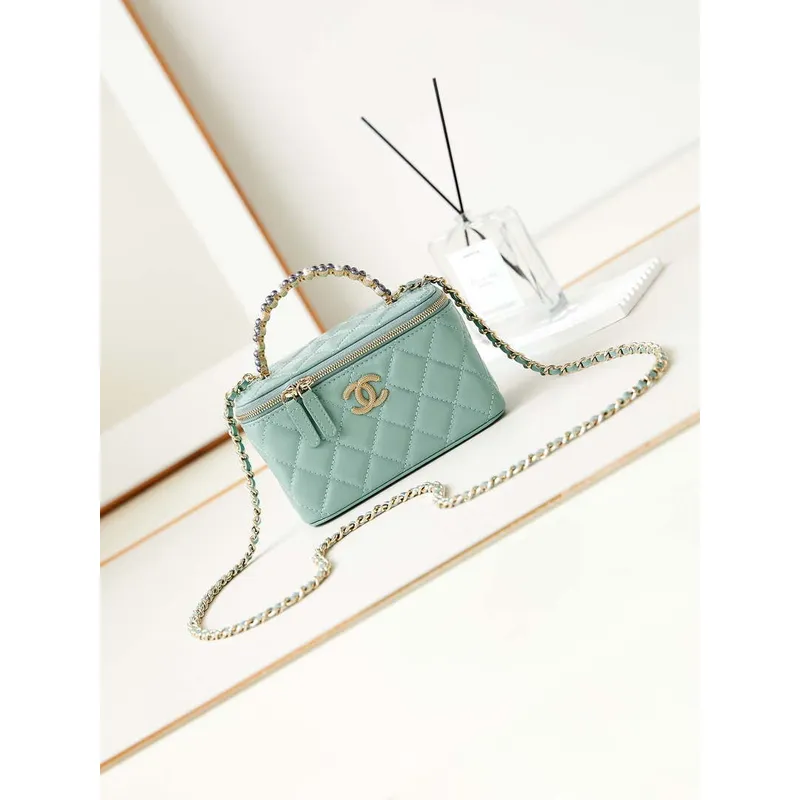 Chanel AP3804 Kabelka z jehněčí kůže s perleťovou rukojetí, zelená