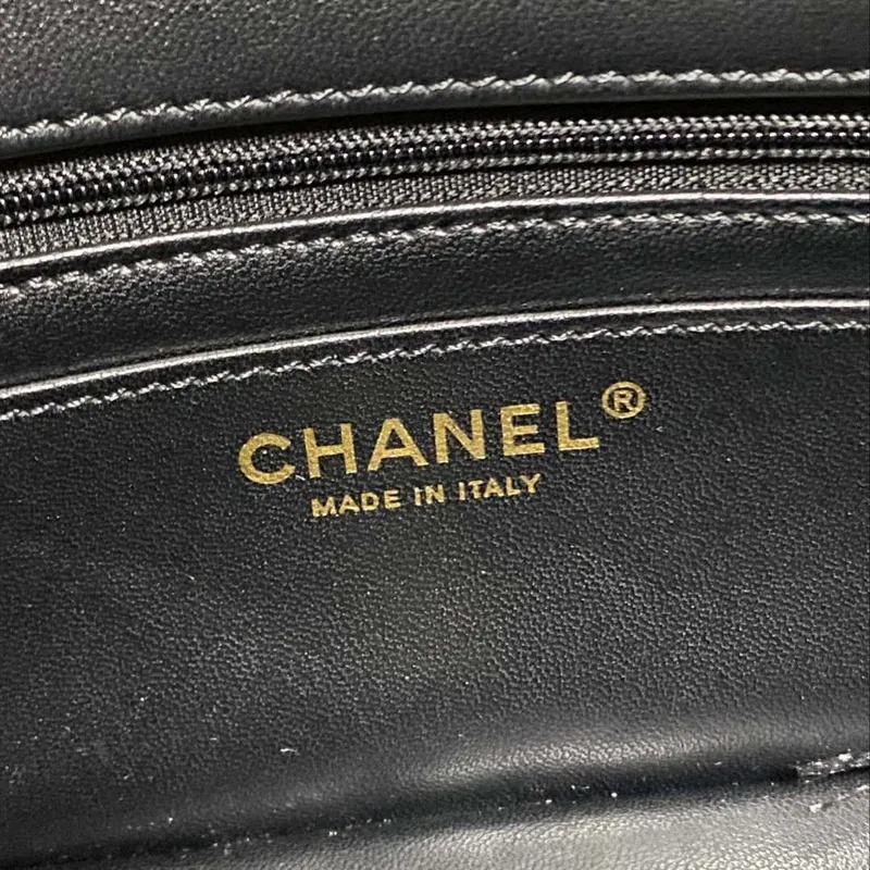 Chanel AS2431 Mini klopová kabelka Z telecí kůže a zlatého kovu Černá