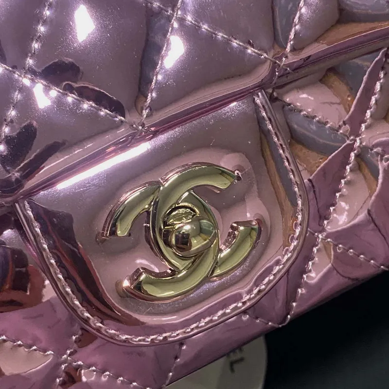 Chanel AS2431 Mini klopová zrcátková telecí kůže Metalická telecí kůže a zlatý kov Fialová