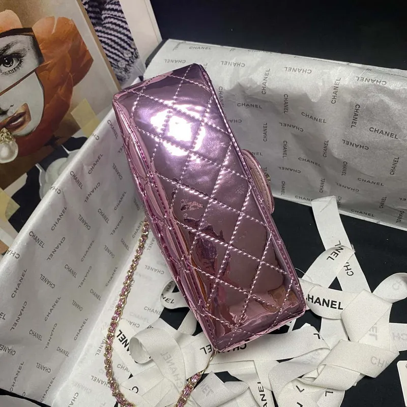 Chanel AS2431 Mini klopová zrcátková telecí kůže Metalická telecí kůže a zlatý kov Fialová