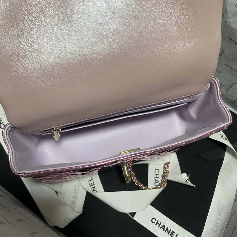 Chanel AS2431 Mini klopová zrcátková telecí kůže Metalická telecí kůže a zlatý kov Fialová