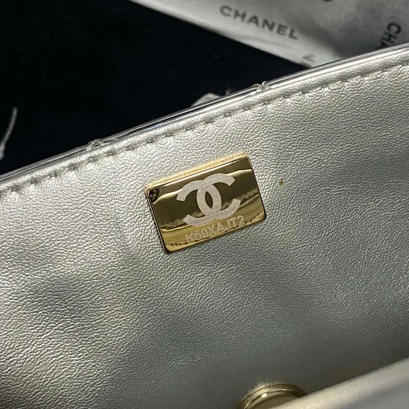 Chanel AS2431 Mini klopová zrcátková telecí kůže Metalická telecí kůže a zlatý kov Stříbrná