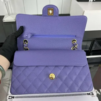 Chanel A01112 Klasická kabelka s klopou Zrnité telecí kůže a zlatý kov Fialová
