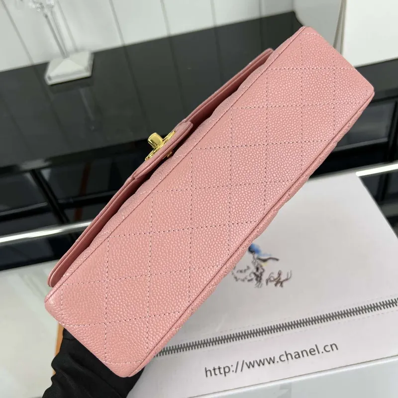 Chanel A01112 Klasická kabelka s klopou Zrnité telecí kůže a zlatý kov Růžová