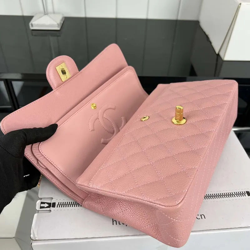 Chanel A01112 Klasická kabelka s klopou Zrnité telecí kůže a zlatý kov Růžová