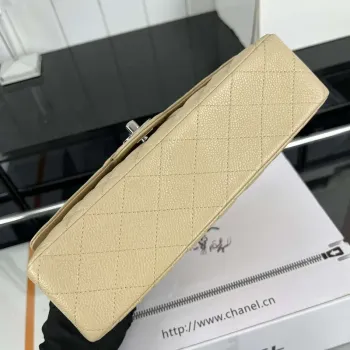 Chanel A01112 Klasická kabelka s klopou Zrnité telecí kůže a stříbrný kov Meruňková