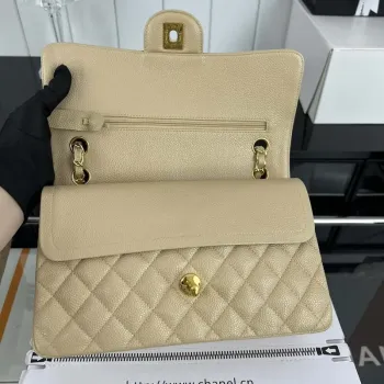 Chanel A01112 Klasická kabelka s klopou Zrnité telecí kůže a zlatý kov Meruňková