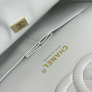 Chanel A01112 Klasická kabelka s klopou Zrnité telecí kůže a zlatý kov Bílá