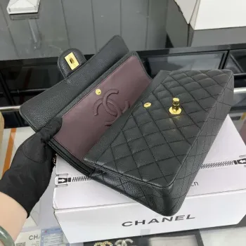 Chanel A01112 Klasická kabelka s klopou Zrnité telecí kůže a zlatý kov Černá